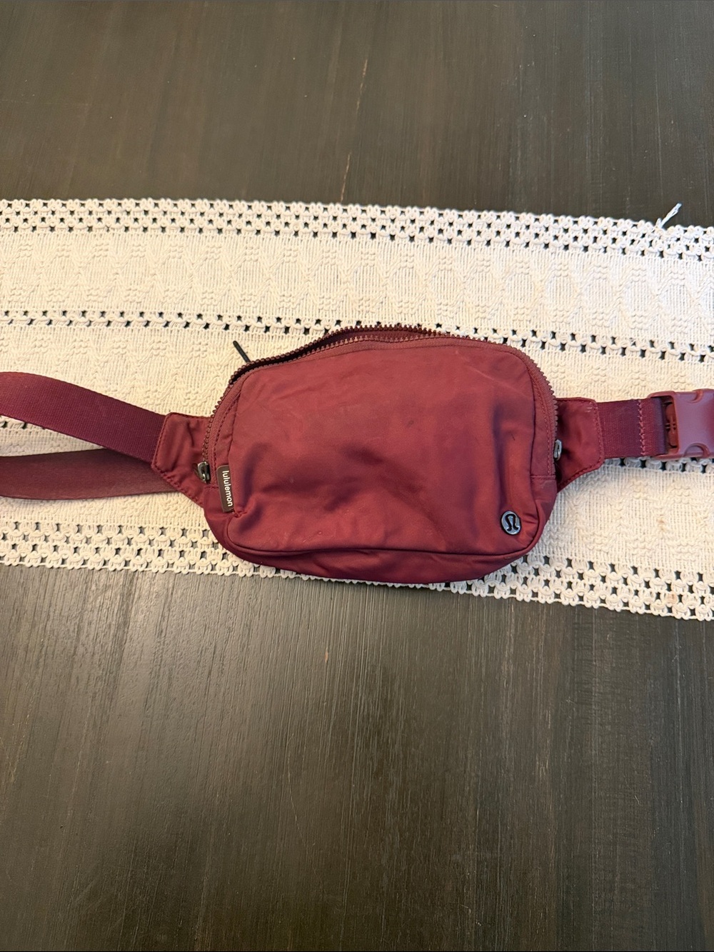 lululemon athletica Men's Burgundy Waist Pack
